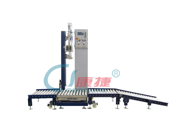 GCJ01-200-IIB頂沖式半自動(dòng)液體灌裝機(jī)